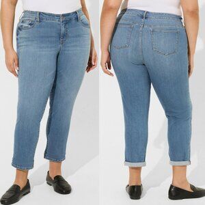 Torrid Light Wash Mid Rise Perfect Boyfriend Ankle Jeans